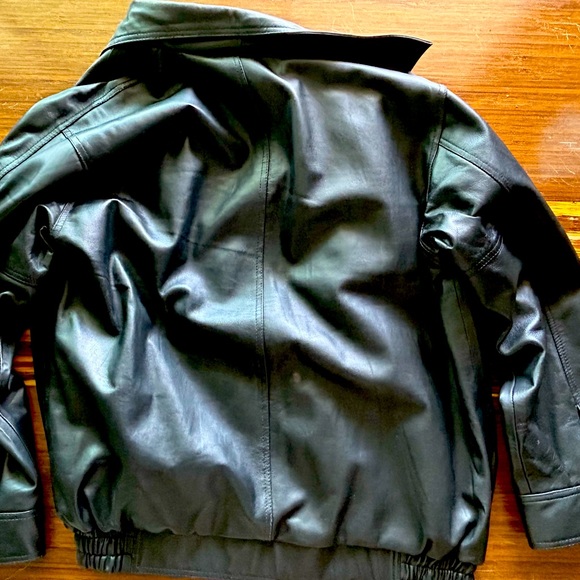 90’s STYLE BLACK LEATHER JACKET - Picture 2 of 7